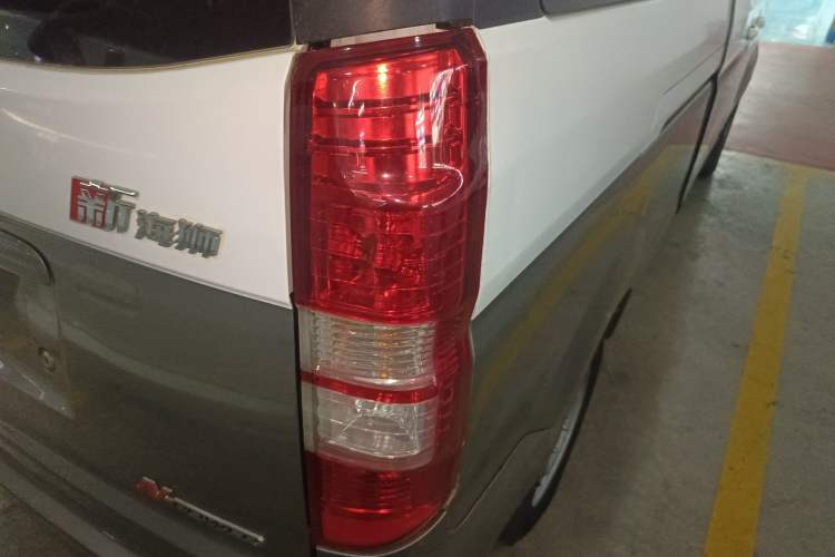 Used Jinbei New Hiace X30L 2018 1.5L Wealth Edition DLCG14 Right Rear Taillight