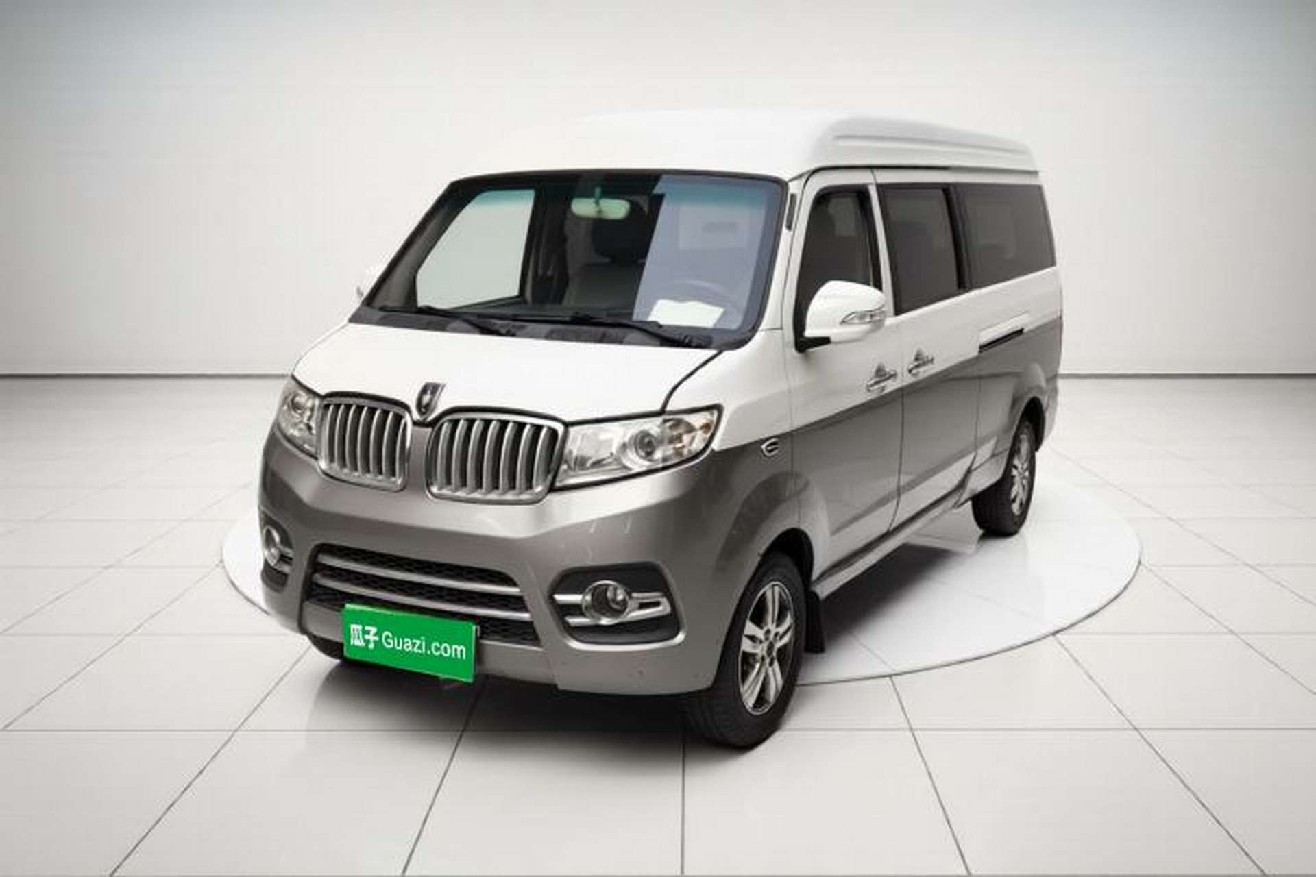 Used Jinbei New Hiace X30L 2018 1.5L Business Edition DLCG14 Front Left 45 Deg