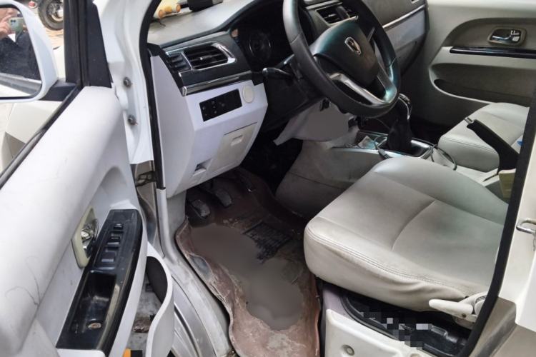 Used Jinbei New Hiace X30L 2018 1.5L Business Edition DLCG14 Interior 3