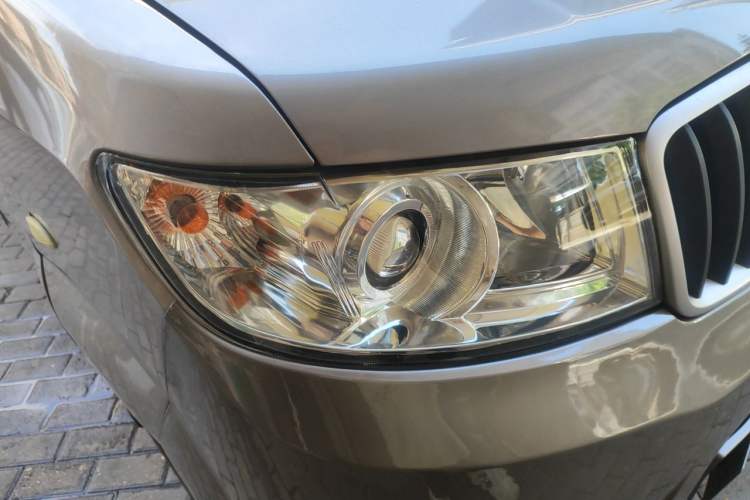 Used Jinbei New Hiace X30L 2019 1.5L Wealth Edition China VI SWC15M Right Front Headlight