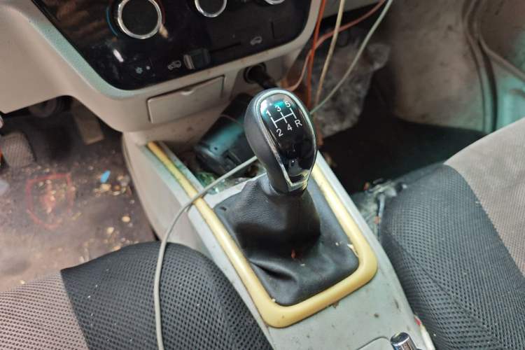 Used Jinbei New Hiace X30L 2019 1.5L Wealth Edition China VI SWC15M Gear Lever