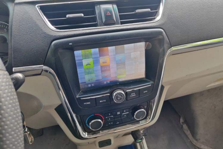 Used Jinbei New Hiace X30L 2019 1.5L Van Business Edition China VI SWC15M Audio And AC Panel