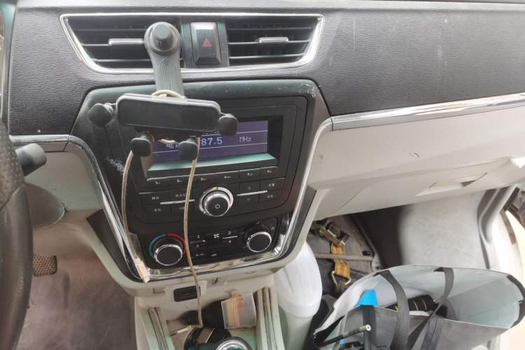Used Jinbei New Hiace X30L 2019 1.5L Cargo Van Wealth Edition China VI SWC15M Audio And AC Panel