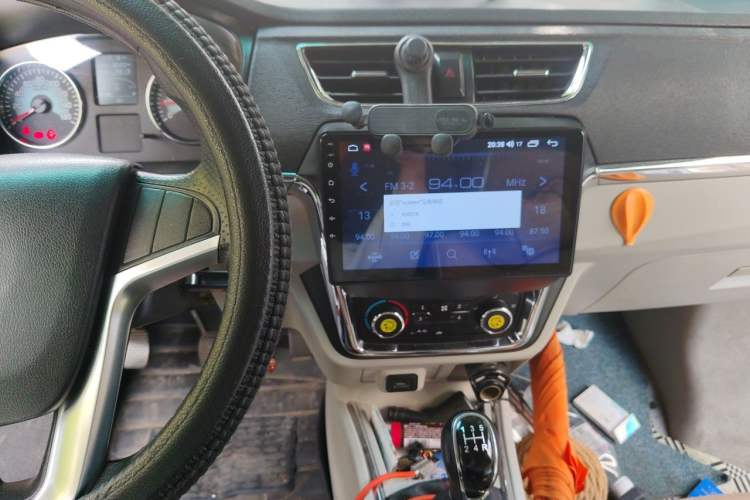 Used Jinbei New Hiace X30L 2019 1.5L Cargo Van Wealth Edition China VI SWC15M Audio And AC Panel