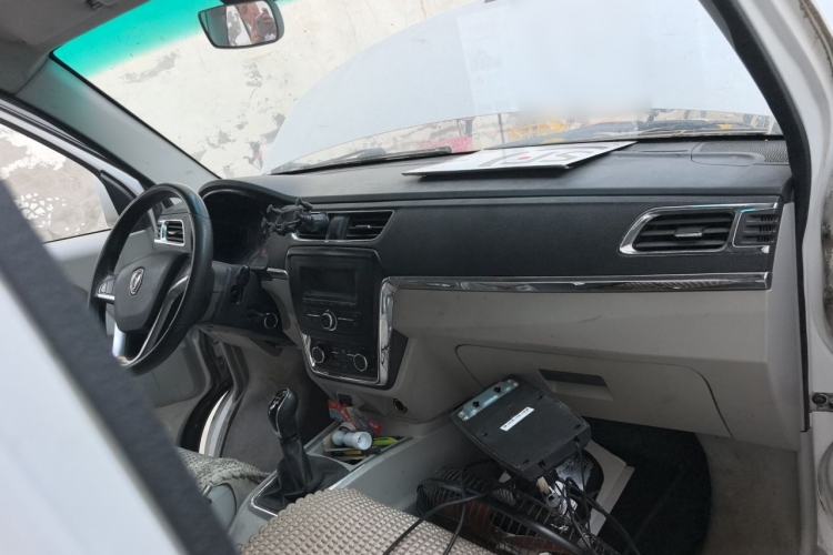 Used Jinbei New Hiace X30L 2019 1.5L Cargo Van Wealth Edition China VI SWC15M Center Console