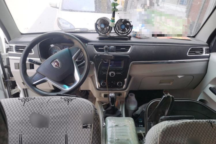 Used Jinbei New Hiace X30L 2019 1.5L Cargo Van Wealth Edition China VI SWC15M Center Console