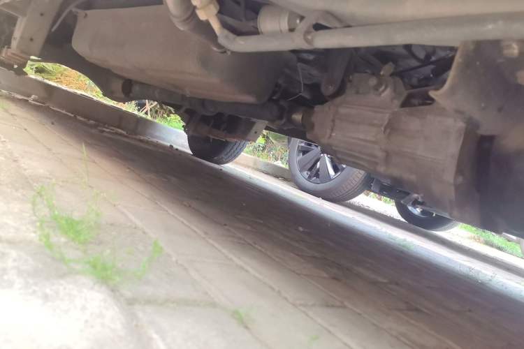 Used Jinbei New Hiace X30L  Chassis Front Right