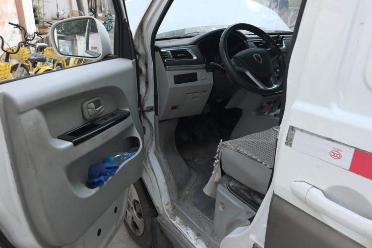 Used Jinbei New Hiace X30L 2019 1.5L Cargo Van Wealth Edition China VI SWC15M Driver Seat