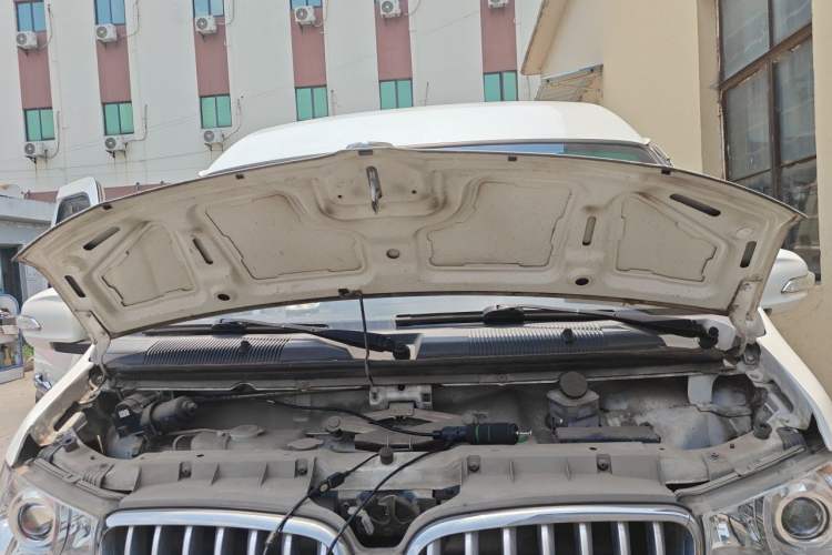 Used Jinbei New Hiace X30L  Engine Bay