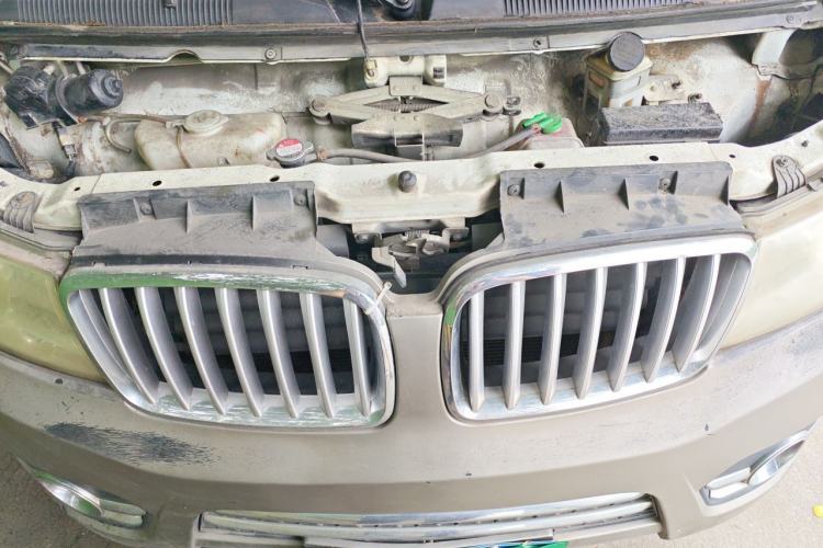 Used Jinbei New Hiace X30L  Engine Bay