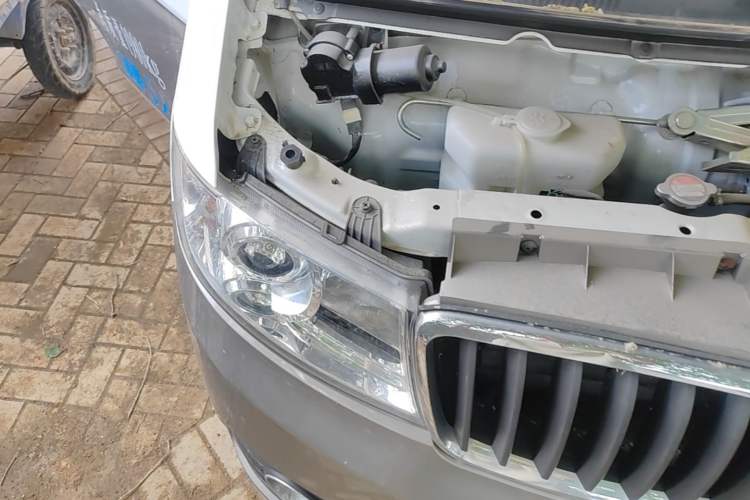 Used Jinbei New Hiace X30L  Engine Bay Right