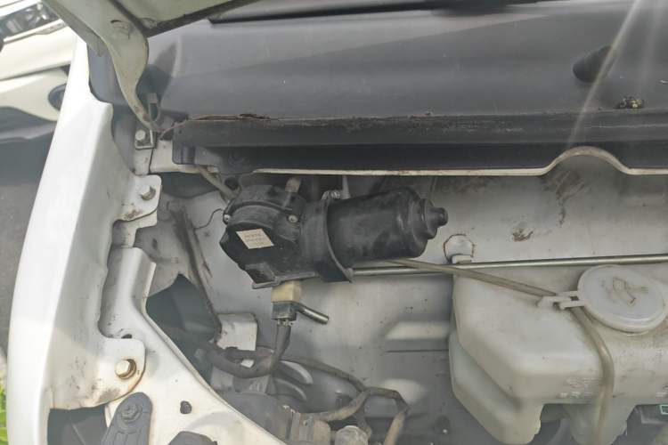 Used Jinbei New Hiace X30L 2019 1.5L Business Edition China VI SWC15M Engine Bay Right