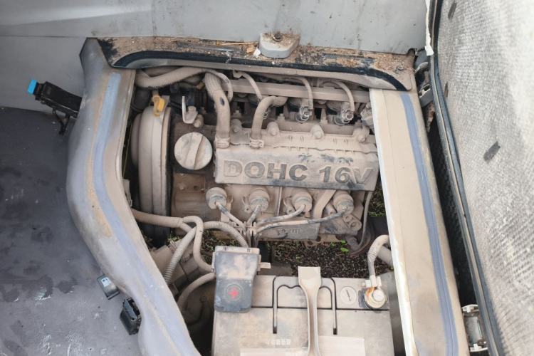 Used Jinbei New Hiace X30L  Engine Bay