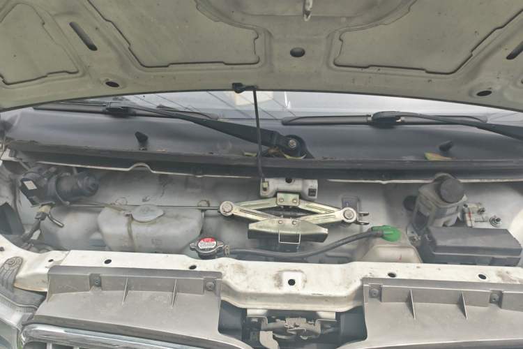 Used Jinbei New Hiace X30L 2019 1.5L Business Edition China VI SWC15M Engine Bay
