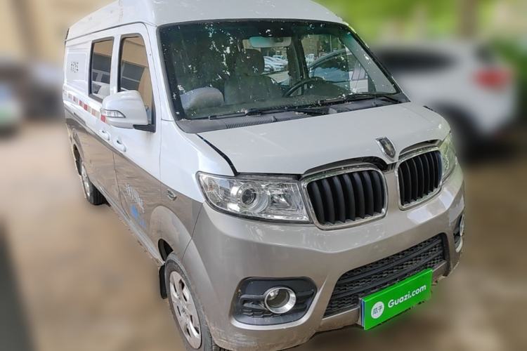 Used Jinbei New Hiace X30L  Front Right 45 Deg