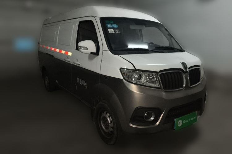 Used Jinbei New Hiace X30L  Front Right 45 Deg