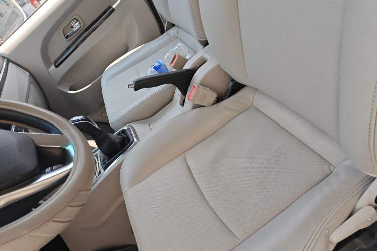Used Jinbei New Hiace X30L  Left Front Seat