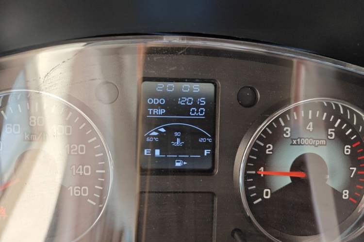 Used Jinbei New Hiace X30L  Odometer Close Up