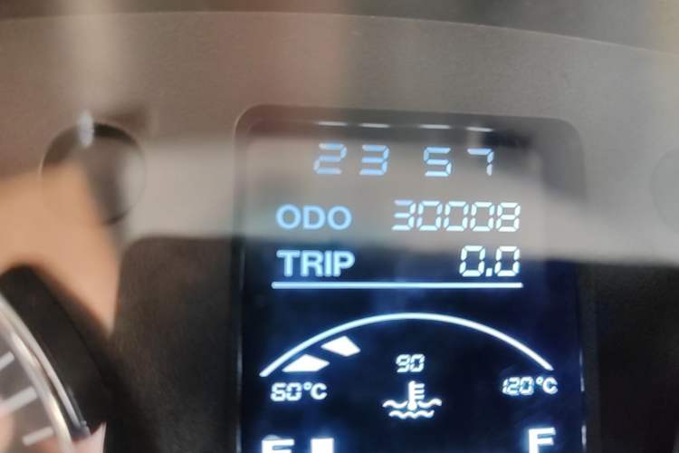 Used Jinbei New Hiace X30L  Odometer Close Up