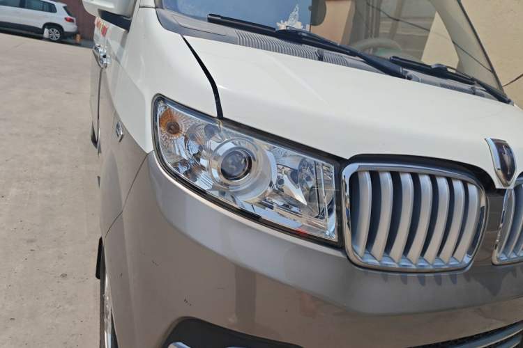 Used Jinbei New Hiace X30L  Right Front Headlight