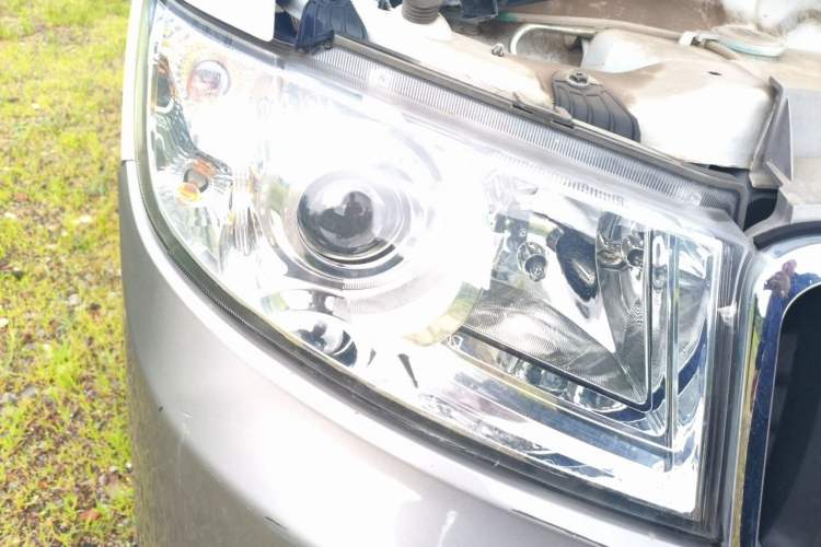 Used Jinbei New Hiace X30L  Right Front Headlight