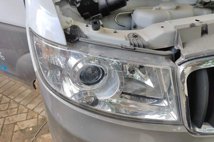 Used Jinbei New Hiace X30L  Right Front Headlight