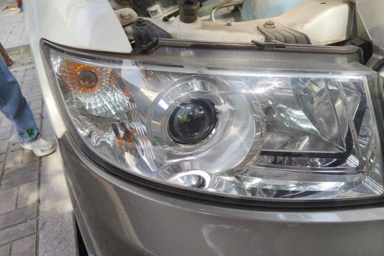 Used Jinbei New Hiace X30L 2019 1.5L Cargo Van Wealth Edition China VI SWC15M Right Front Headlight