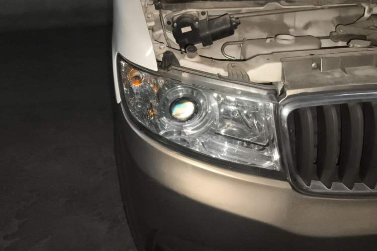 Used Jinbei New Hiace X30L  Right Front Headlight