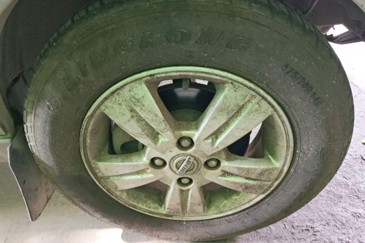 Used Jinbei New Hiace X30L  Right Front Wheel Hub