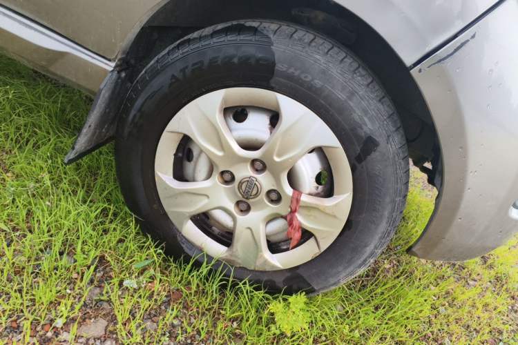 Used Jinbei New Hiace X30L  Right Front Wheel Hub