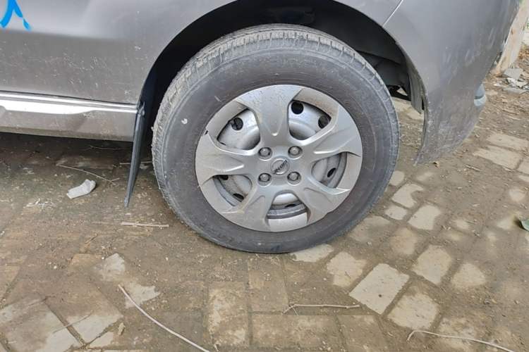 Used Jinbei New Hiace X30L  Right Front Wheel Hub