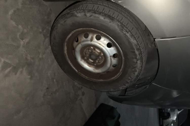 Used Jinbei New Hiace X30L  Right Front Wheel Hub