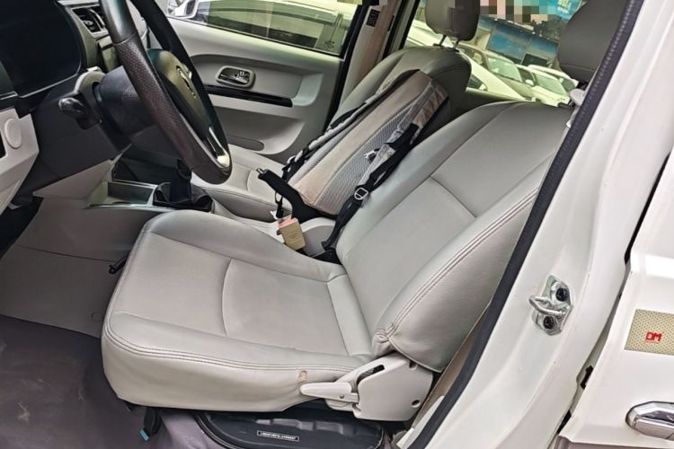 Used Jinbei New Hiace X30L 2019 1.5L Van Business Edition China VI SWC15M Left Front Seat