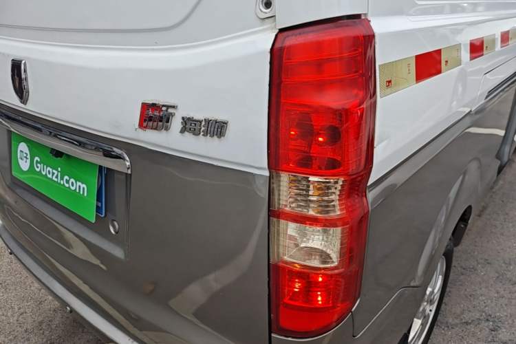 Used Jinbei New Hiace X30L 2019 1.5L Van Business Edition China VI SWC15M Right Rear Taillight