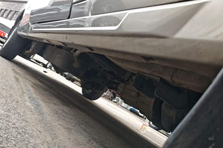 Used Jinbei New Hiace X30L 2019 1.5L Van Business Edition China VI SWC15M Right Side Sill