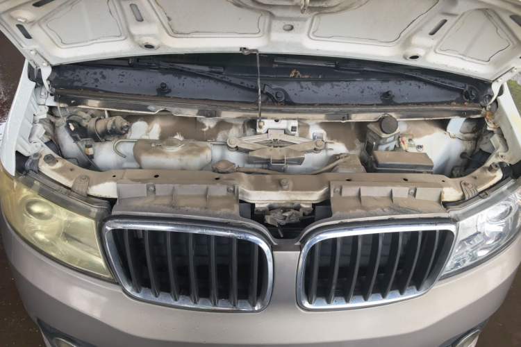 Used Jinbei New Hiace X30L  Engine Bay