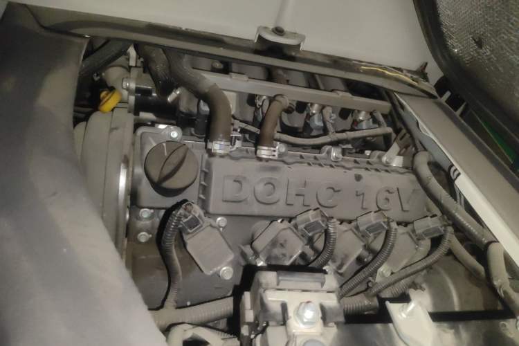 Used Jinbei New Hiace X30L 2019 1.5L Wealth Edition China VI SWC15M Engine Bay