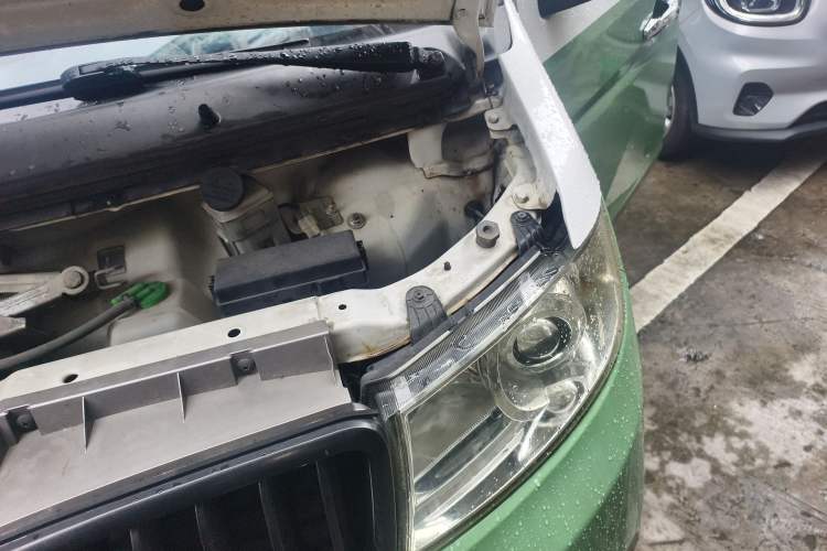 Used Jinbei New Hiace X30L 2019 1.5L Van Business Edition China VI SWC15M Engine Bay Left
