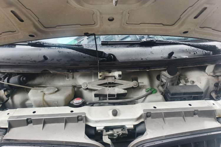 Used Jinbei New Hiace X30L 2019 1.5L Van Business Edition China VI SWC15M Engine Bay
