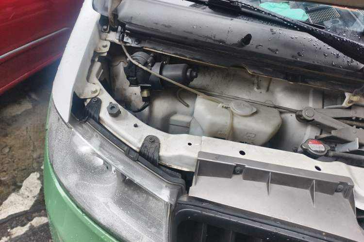 Used Jinbei New Hiace X30L 2019 1.5L Van Business Edition China VI SWC15M Engine Bay Right