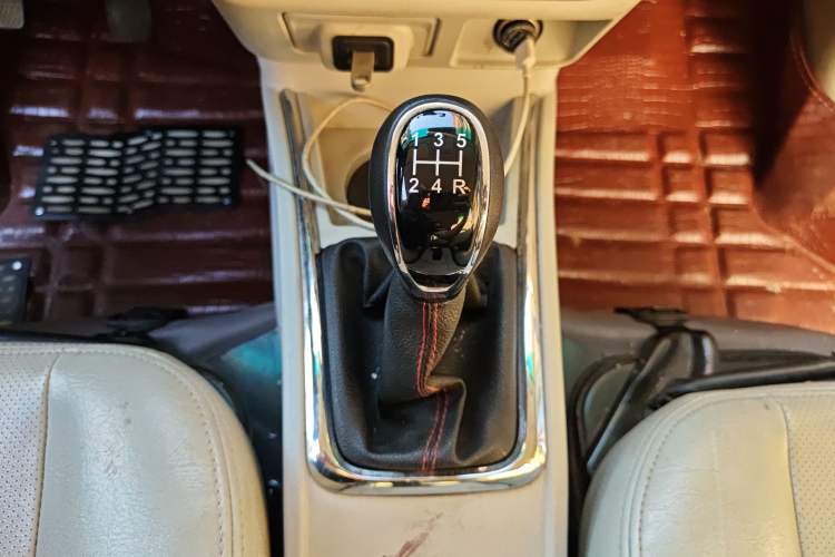 Used Jinbei New Hiace X30L 2019 1.5L Wealth Edition China VI SWC15M Gear Lever