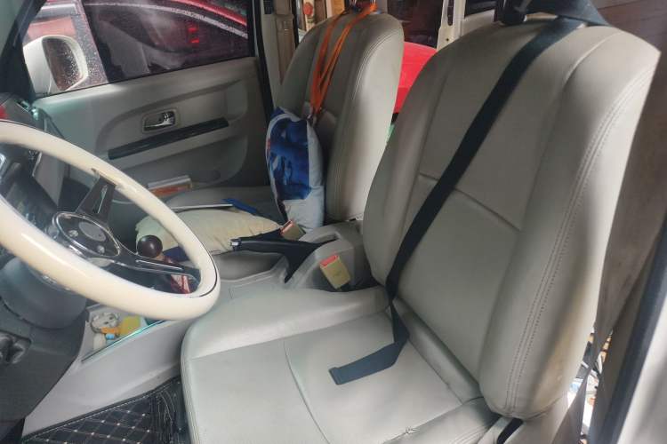 Used Jinbei New Hiace X30L 2019 1.5L Van Business Edition China VI SWC15M Left Front Seat