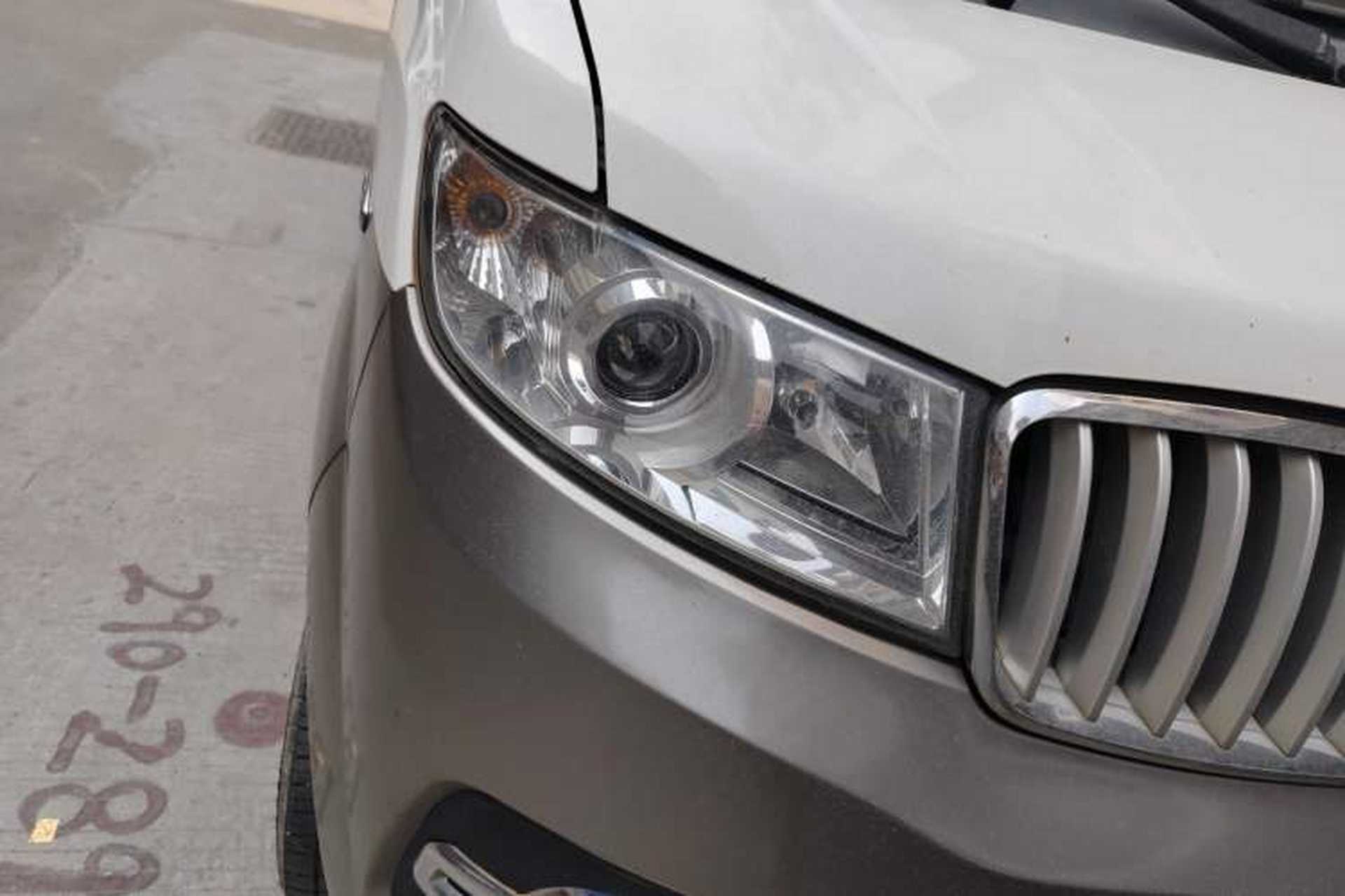 Used Jinbei New Hiace X30L  Right Front Headlight