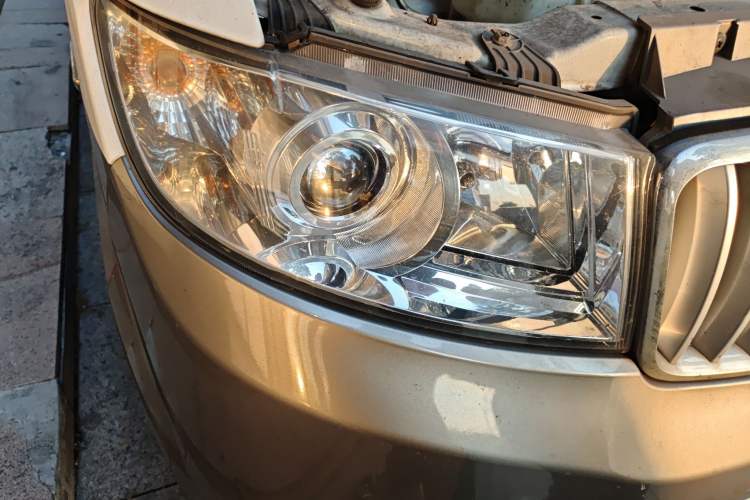 Used Jinbei New Hiace X30L 2019 1.5L Wealth Edition China VI SWC15M Right Front Headlight