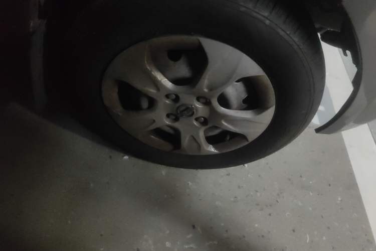 Used Jinbei New Hiace X30L 2019 1.5L Wealth Edition China VI SWC15M Right Front Wheel Hub