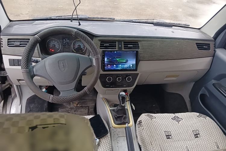 Used Jinbei New Hiace X30L 2019 1.5L Cargo Van Wealth Edition China VI SWC15M Center Console