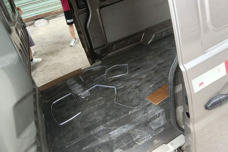 Used Jinbei New Hiace X30L 2019 1.5L Cargo Van Wealth Edition China VI SWC15M Interior 4