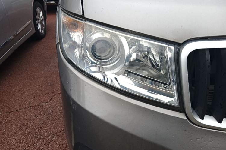Used Jinbei New Hiace X30L 2019 1.5L Cargo Van Wealth Edition China VI SWC15M Right Front Headlight