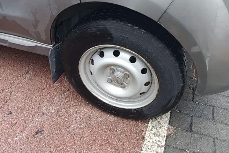 Used Jinbei New Hiace X30L 2019 1.5L Cargo Van Wealth Edition China VI SWC15M Right Front Wheel Hub