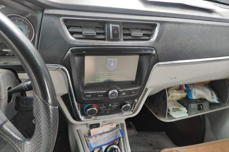 Used Jinbei New Hiace X30L 2019 1.5L Business Edition China VI SWC15M Audio And AC Panel